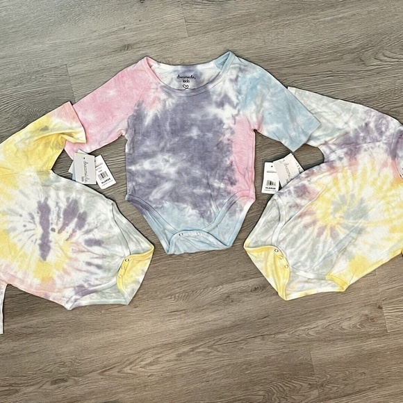 Lot of 3 Dreamsicle Kids Tie Dye Long Sleeve Cotton Bodysuits, Baby Size 24 Mo.
